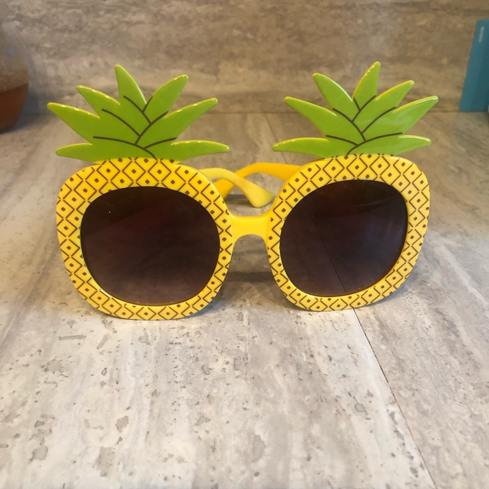 Pineapple sunglasses